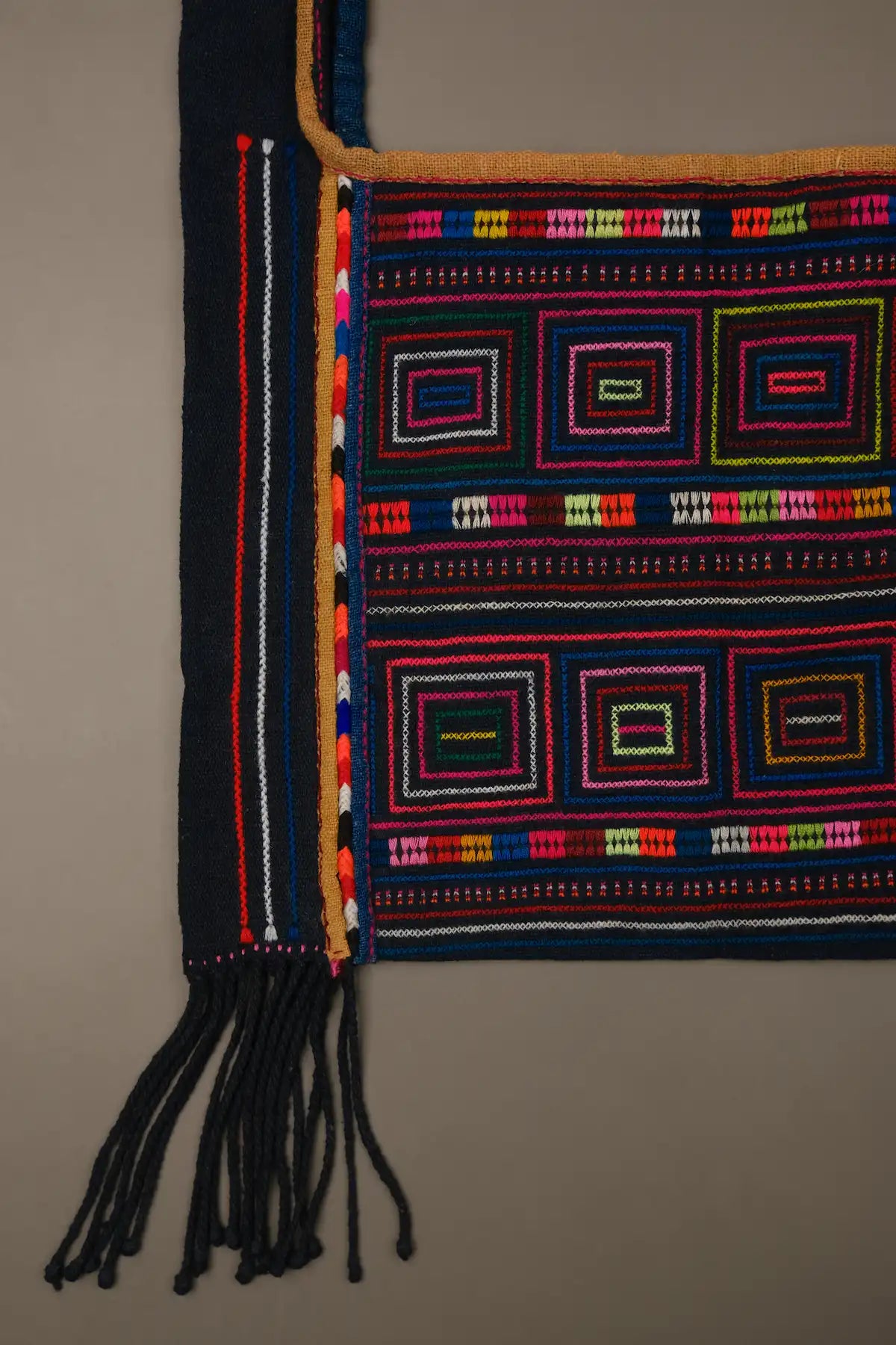 「VINTAGE」Hani Totem Bag - Hand Embroidery & Weaving