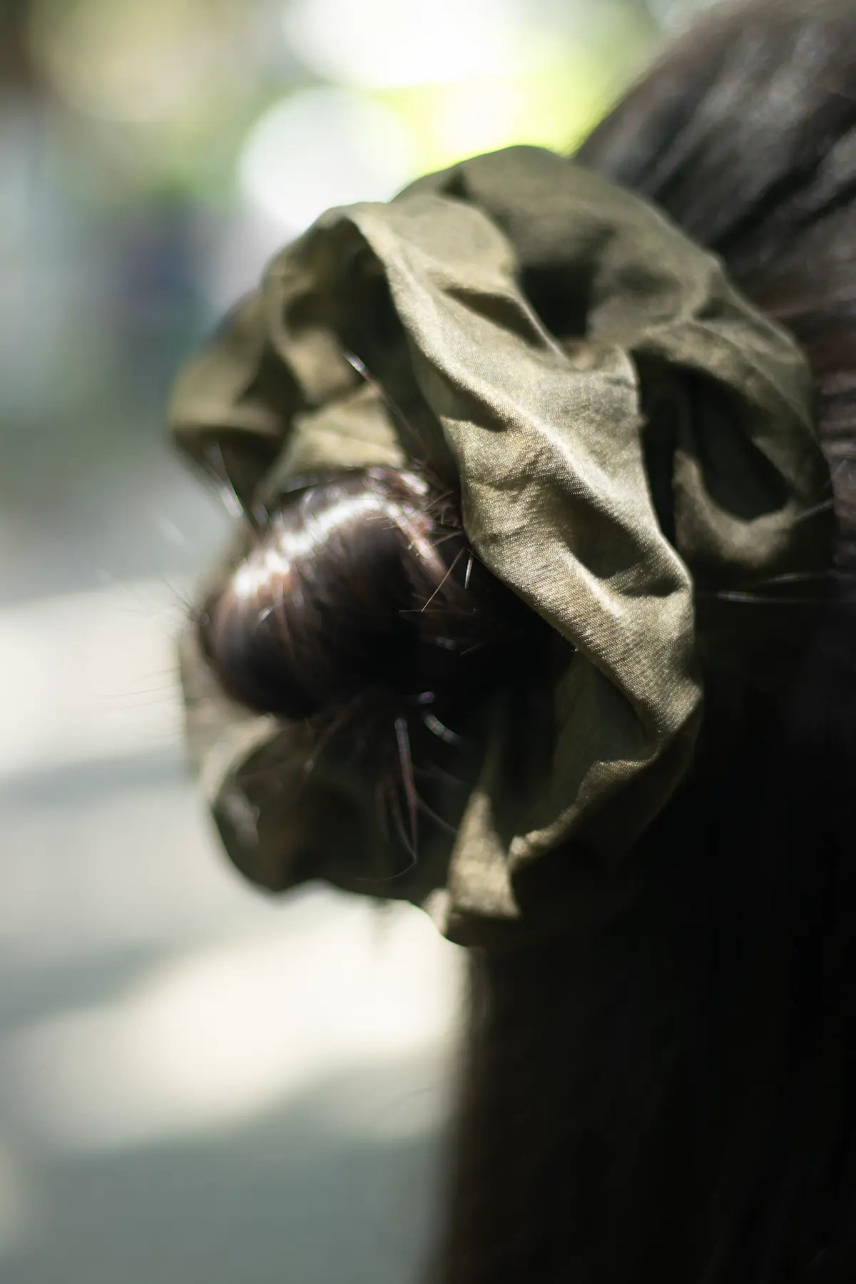 OneColours-lotus-leaf-silk-organza-satin-scrunchie-2