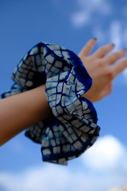 onecolours-wearing-scrunchie-southern-indigo-tie-dye-cotton-sea-grapes